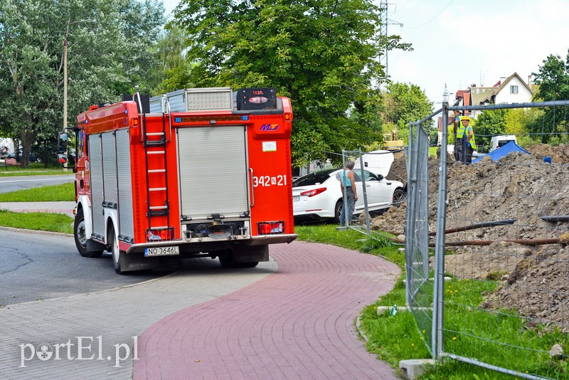 Przejechał przez środek ronda zdjęcie nr 206223