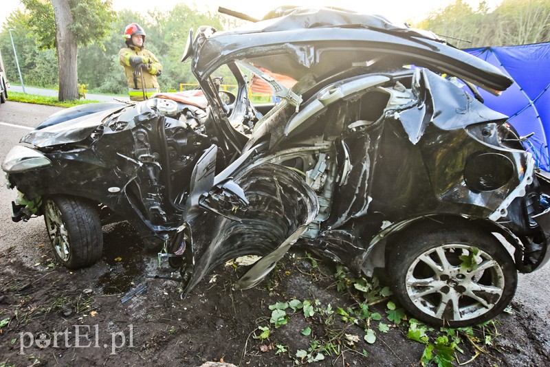 Tragiczny wypadek na ul. Fromborskiej, nie żyje 18-letni kierowca zdjęcie nr 208197