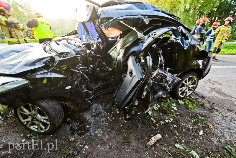 Tragiczny wypadek na ul. Fromborskiej, nie żyje 18-letni kierowca zdjęcie nr 208198