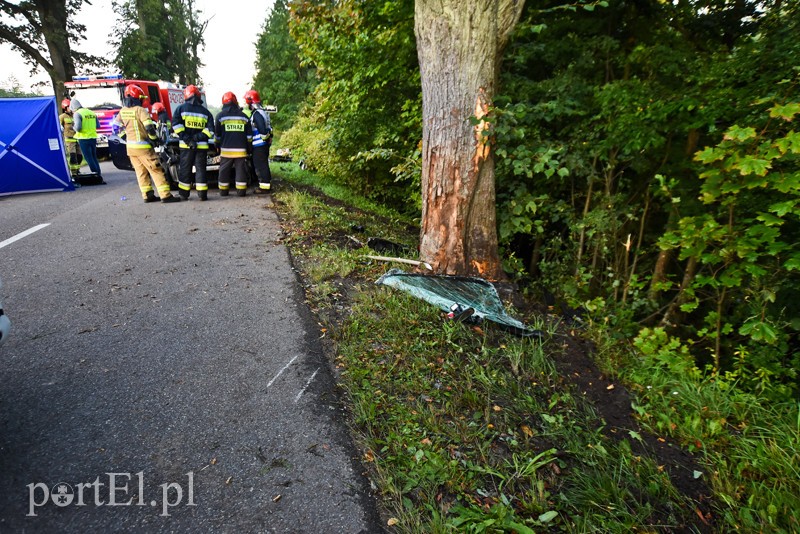 Tragiczny wypadek na ul. Fromborskiej, nie żyje 18-letni kierowca zdjęcie nr 208192