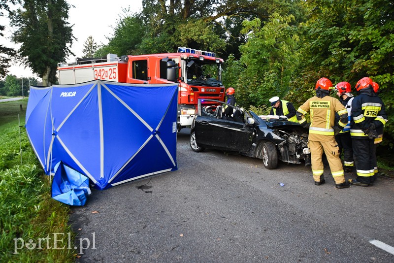 Tragiczny wypadek na ul. Fromborskiej, nie żyje 18-letni kierowca zdjęcie nr 208191