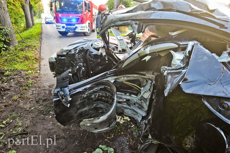 Tragiczny wypadek na ul. Fromborskiej, nie żyje 18-letni kierowca zdjęcie nr 208199