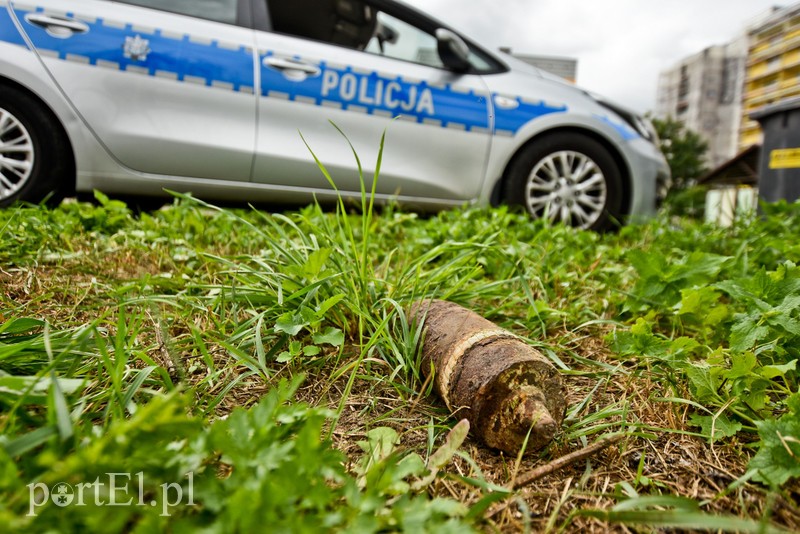 Złomiarze znaleźli pocisk artyleryjski zdjęcie nr 208450