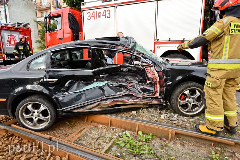 Zderzenie volkswagena z tramwajem zdjęcie nr 208472