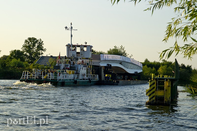 Kładka popłynęła rzeką zdjęcie nr 208577