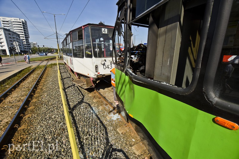 Zderzenie tramwajów na płk. Dąbka zdjęcie nr 208687