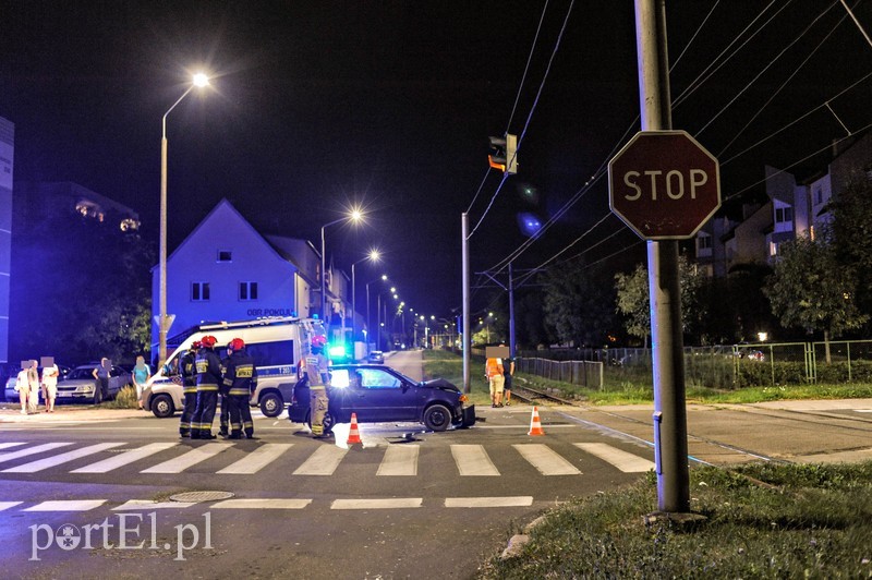 Nie zatrzymał się przed znakiem stop zdjęcie nr 209229