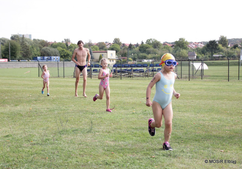 Pływali i biegali w pierwszym elbląskim Aquathlonie zdjęcie nr 209439
