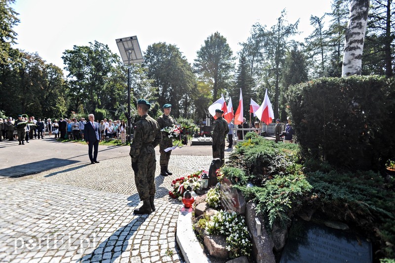 Narody, które tracą pamięć, tracą niepodległość zdjęcie nr 209692