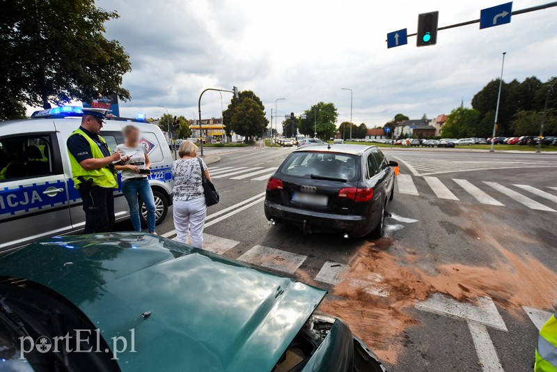 Kolizja na al. Tysiąclecia zdjęcie nr 210026