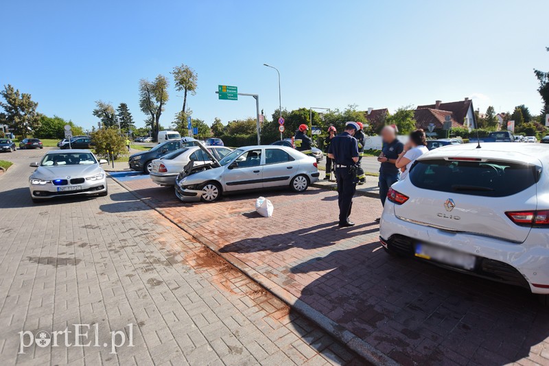 Kolizja na ul. Królewieckiej, sprawca miał prawie 4 promile! zdjęcie nr 210220