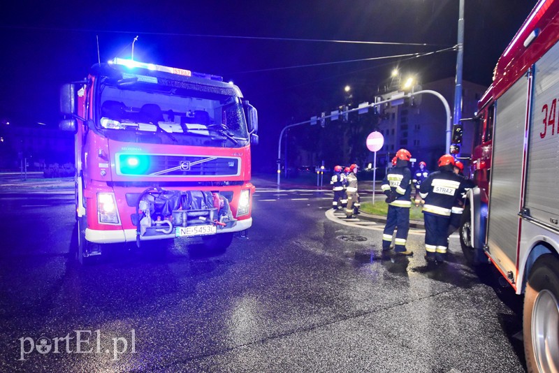 Zderzenie seata z oplem wieczorową porą zdjęcie nr 210607