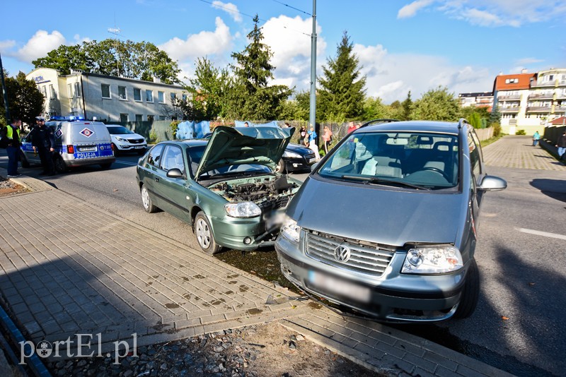 Czołowe zderzenie na ul. Browarnej zdjęcie nr 210681