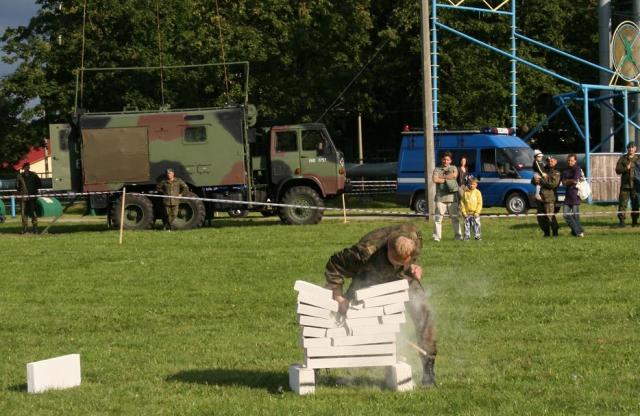 Pokazy z okazji obchodów rocznicy 16 PDZ zdjęcie nr 16940