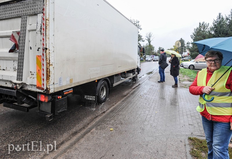 Deszczowy prostest w Gronowie Górnym zdjęcie nr 211683