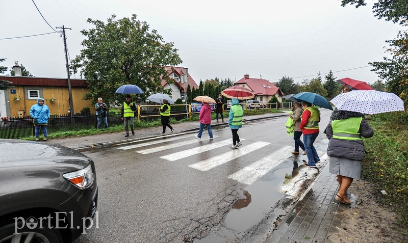 Deszczowy prostest w Gronowie Górnym zdjęcie nr 211686