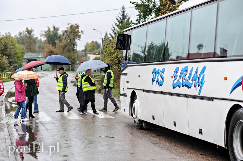 Deszczowy prostest w Gronowie Górnym zdjęcie nr 211693