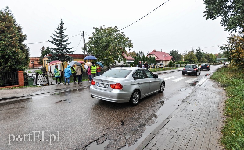 Deszczowy prostest w Gronowie Górnym zdjęcie nr 211685