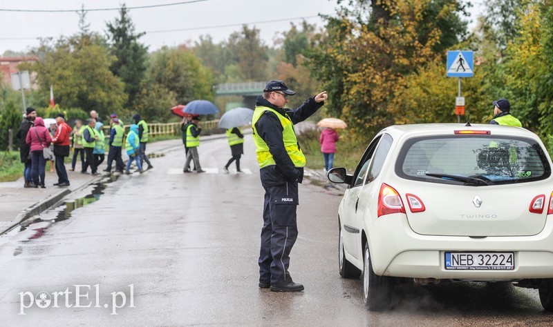 Deszczowy prostest w Gronowie Górnym zdjęcie nr 211691