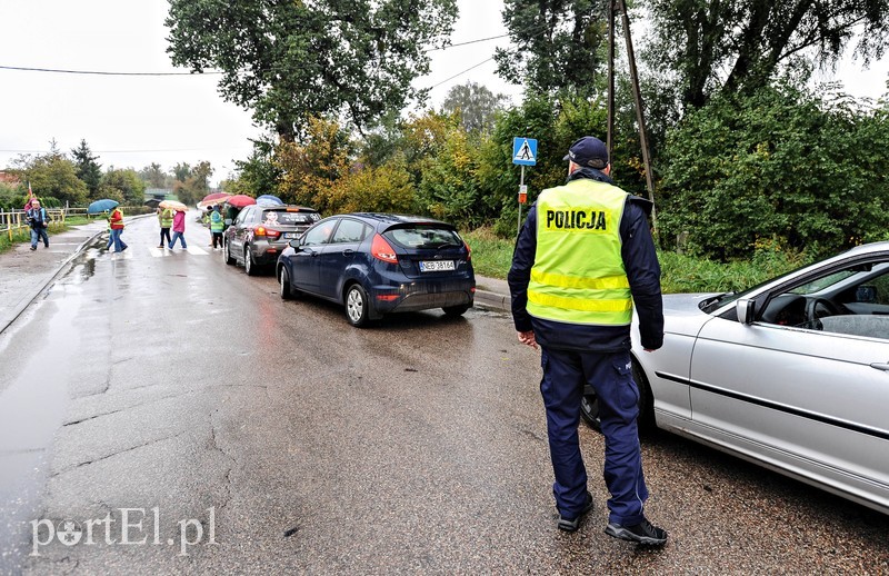 Deszczowy prostest w Gronowie Górnym zdjęcie nr 211688