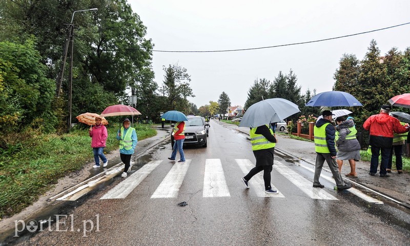 Deszczowy prostest w Gronowie Górnym zdjęcie nr 211687