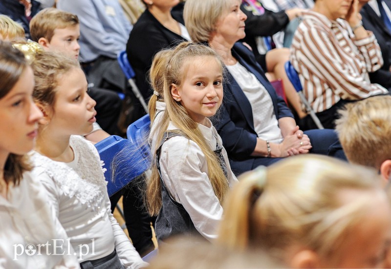 Dziś ta szkoła połączyła pokolenia zdjęcie nr 211738