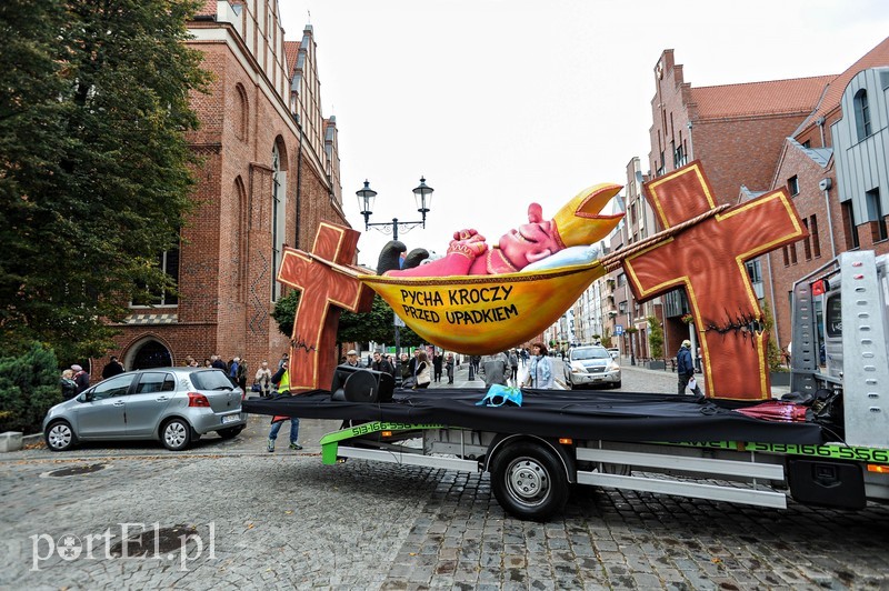 Protestujący:"Pycha w kościele katolickim jest najgorszym grzechem" zdjęcie nr 211930