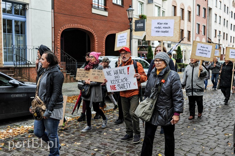 Protestujący:"Pycha w kościele katolickim jest najgorszym grzechem" zdjęcie nr 211920