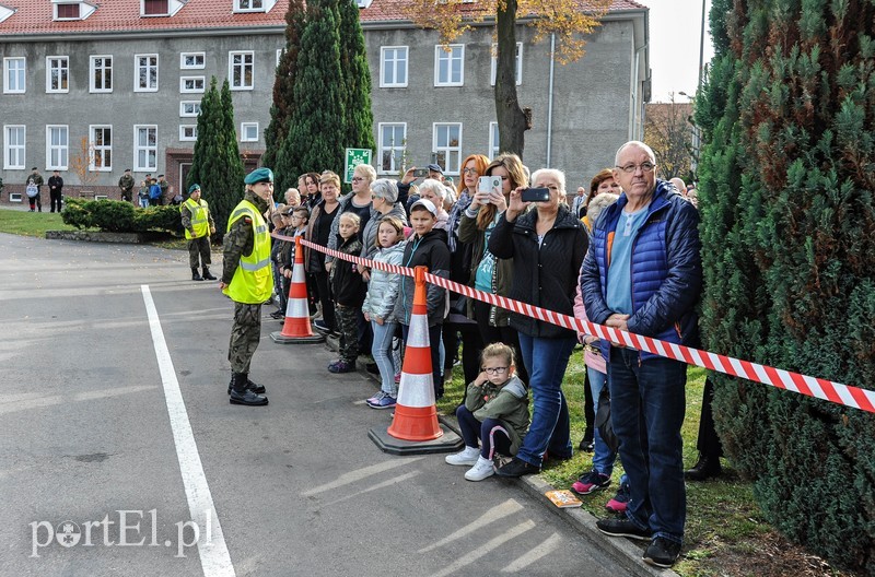  Pułk ma swój sztandar zdjęcie nr 213203