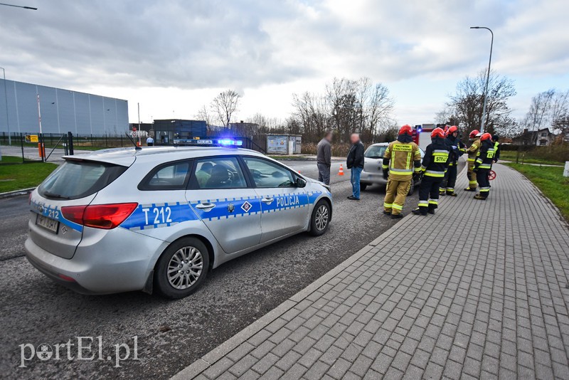 Zderzenie toyoty z audi na ul. Żuławskiej zdjęcie nr 215617