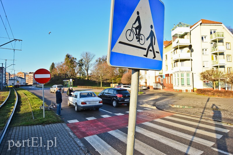 Potrącenie rowerzystki na przejściu dla pieszych zdjęcie nr 215646