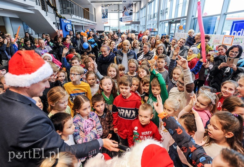 Czym podróżuje św. Mikołaj, czyli zabawa w Ford Gołębiewski zdjęcie nr 216075