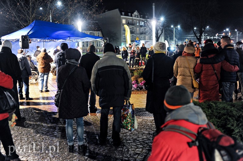 Wigilia przy dworcu: „Cieszę się, że każdy mi podaje rękę” zdjęcie nr 216809