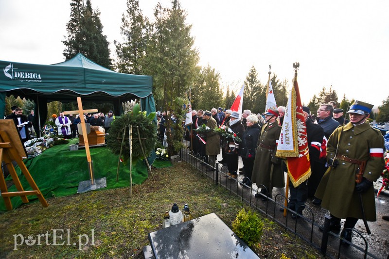 Elblążąnie pożegnali ks. Mieczysława Józefczyka zdjęcie nr 217298