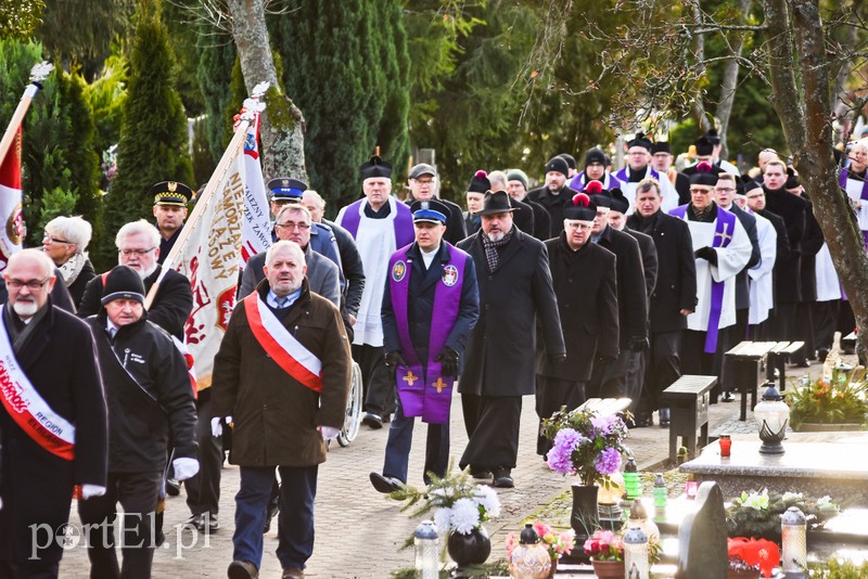 Elblążąnie pożegnali ks. Mieczysława Józefczyka zdjęcie nr 217288