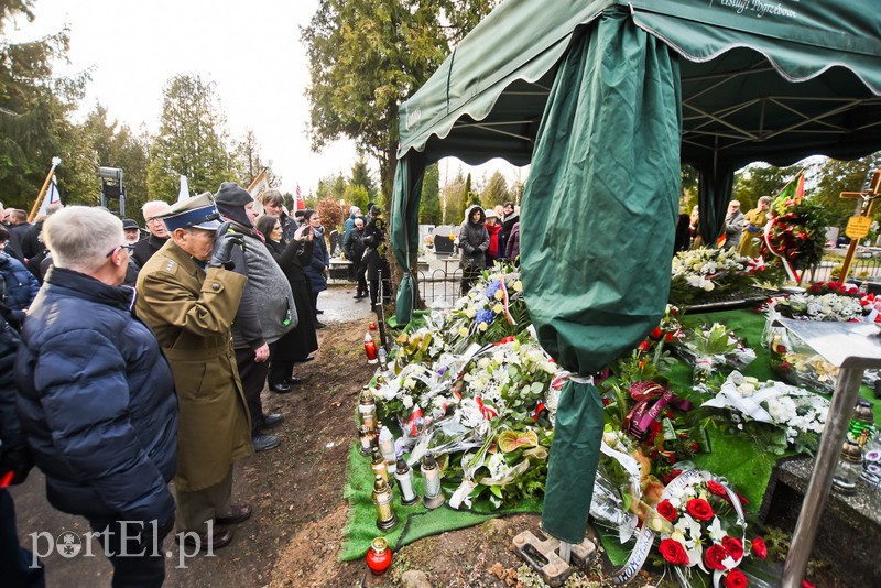 Elblążąnie pożegnali ks. Mieczysława Józefczyka zdjęcie nr 217306