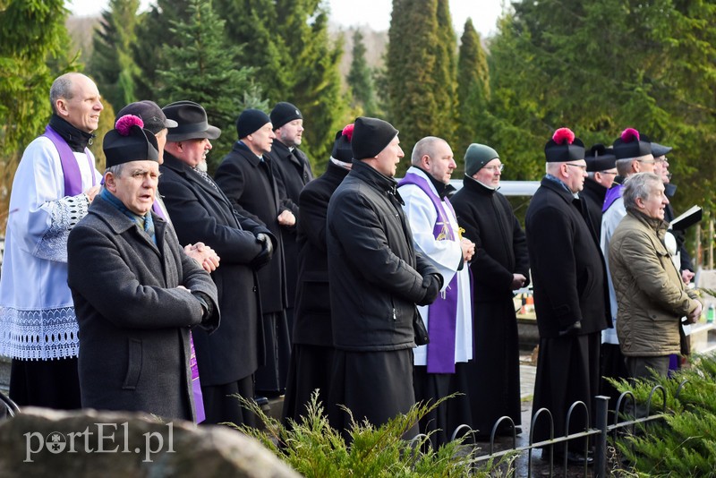 Elblążąnie pożegnali ks. Mieczysława Józefczyka zdjęcie nr 217301