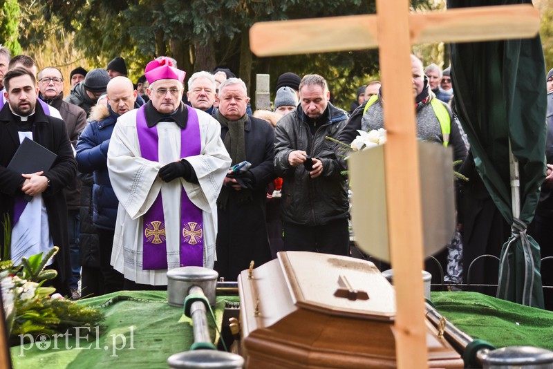 Elblążąnie pożegnali ks. Mieczysława Józefczyka zdjęcie nr 217304