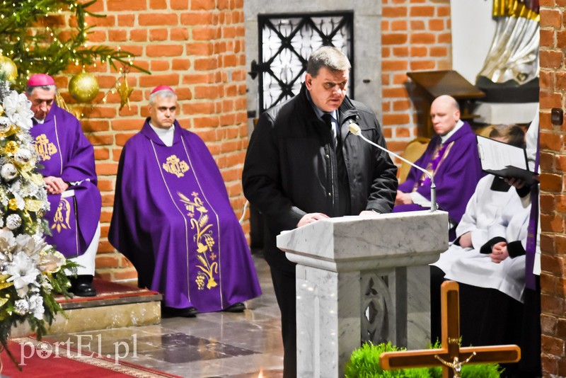 Elblążąnie pożegnali ks. Mieczysława Józefczyka zdjęcie nr 217274