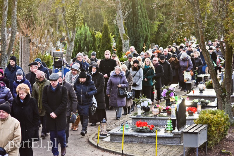 Elblążąnie pożegnali ks. Mieczysława Józefczyka zdjęcie nr 217294