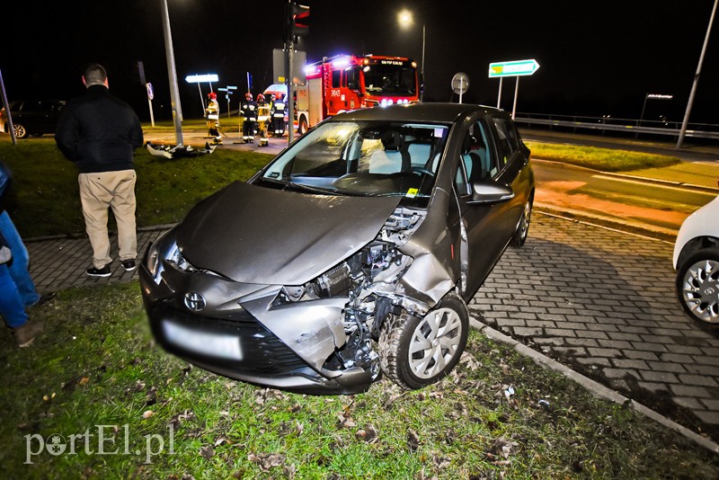 Czołowe zderzenie dwóch toyot na ul. Warszawskiej zdjęcie nr 217616