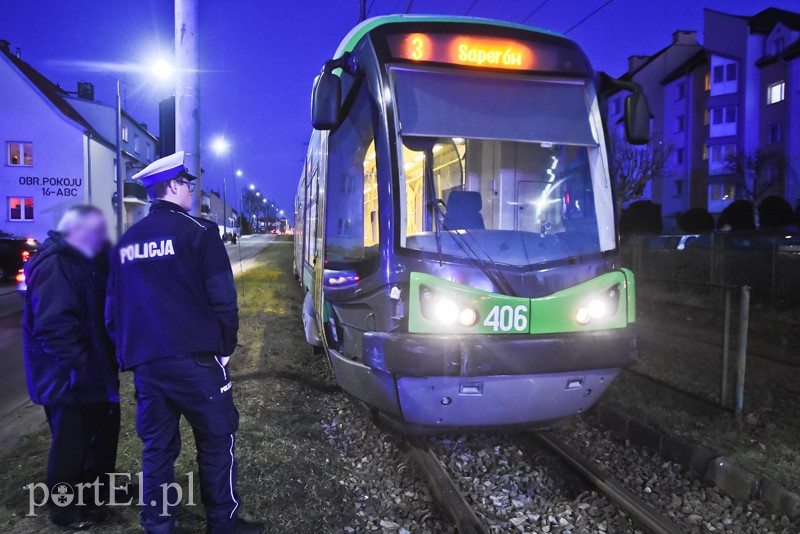 Kolizja skody z tramwajem na ul. Robotniczej zdjęcie nr 219649