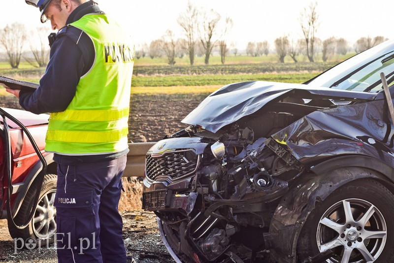 Zderzenie volkswagena z kią na drodze krajowej nr 22 zdjęcie nr 219799