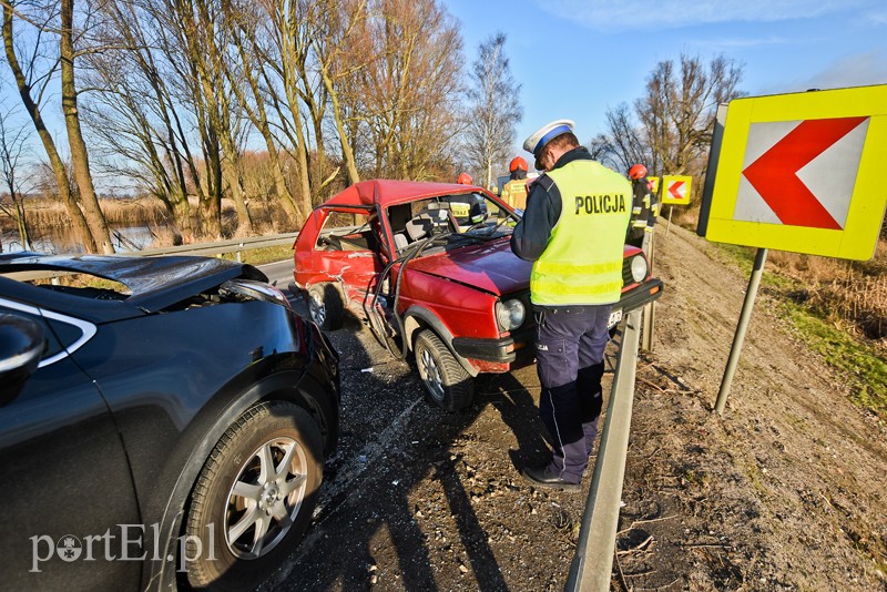 Zderzenie volkswagena z kią na drodze krajowej nr 22 zdjęcie nr 219801