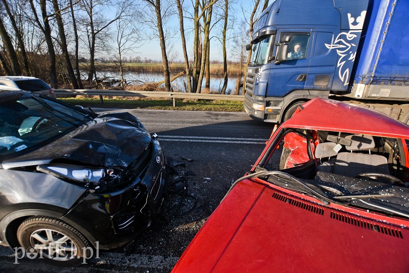 Zderzenie volkswagena z kią na drodze krajowej nr 22 zdjęcie nr 219803