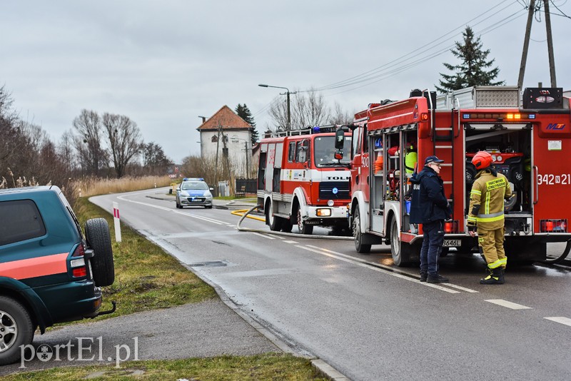 Pożar garażu z dwoma samochodami zdjęcie nr 220309