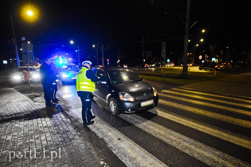 Kobieta potrącona na przejściu dla pieszych zdjęcie nr 220325