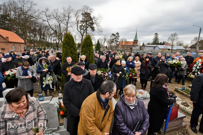 Mieszkańcy pożegnali Henryka Słoninę zdjęcie nr 221639