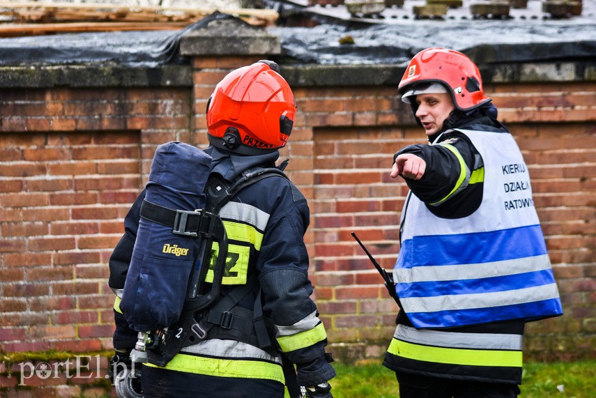 Pożar poddasza ponad 100-letniej kamienicy w Gronowie Elbląskim zdjęcie nr 222058