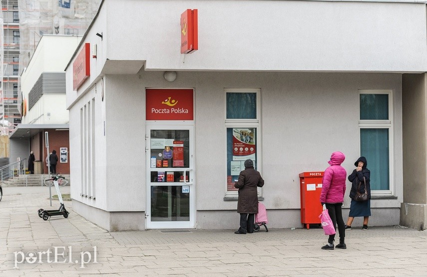 W Elblągu spokojnie, tylko ludzie jakby smutniejsi" zdjęcie nr 222474